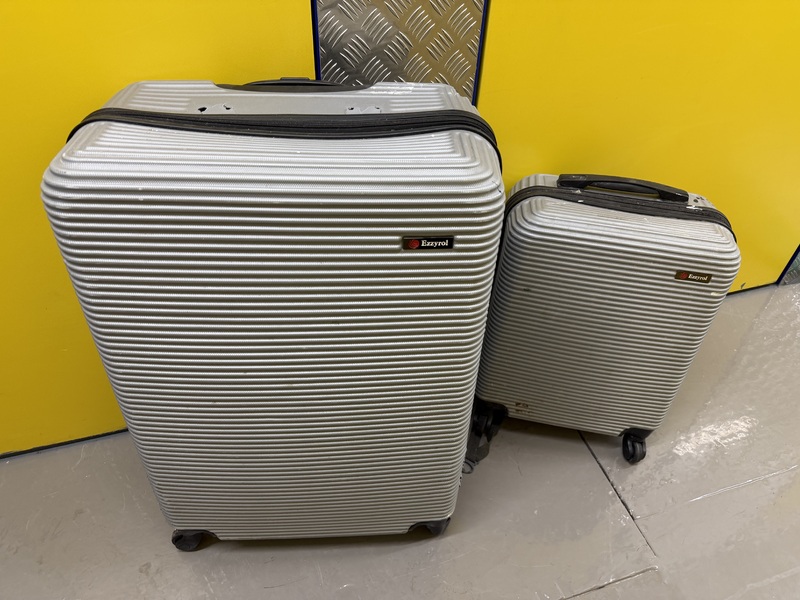 Stoke Newington Storage Unit auction IB-3689 22