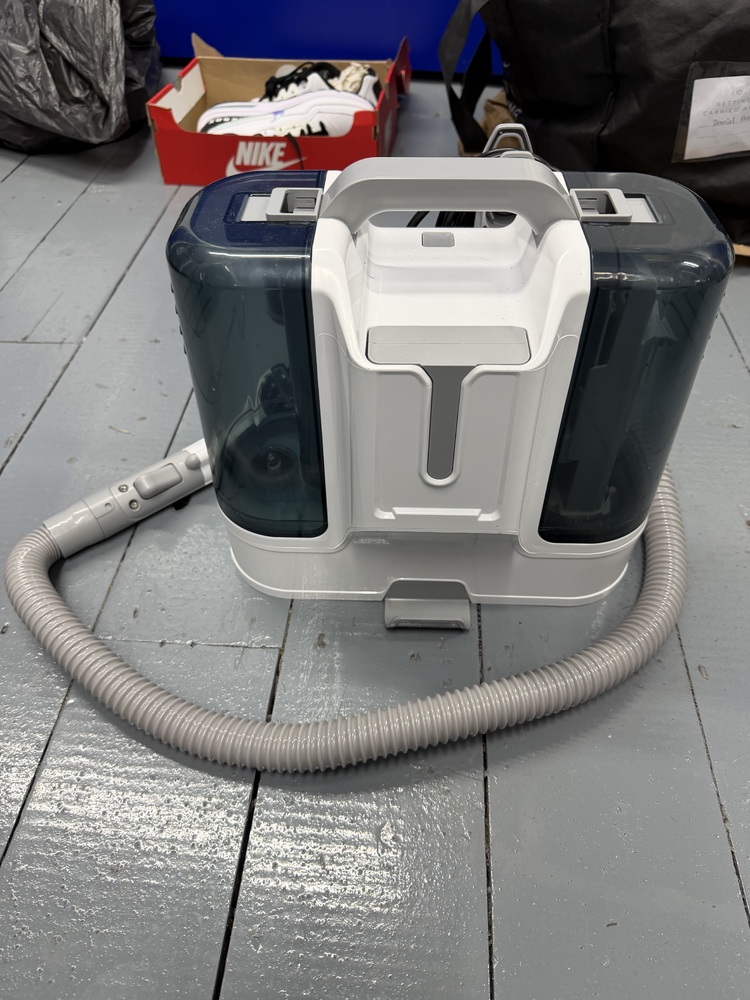 Holloway Rd Self storage unit auction IB-4120