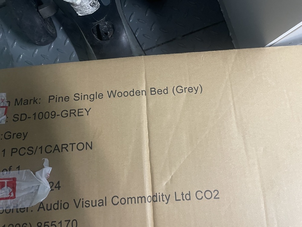 Bow Self storage unit auction IB-4056