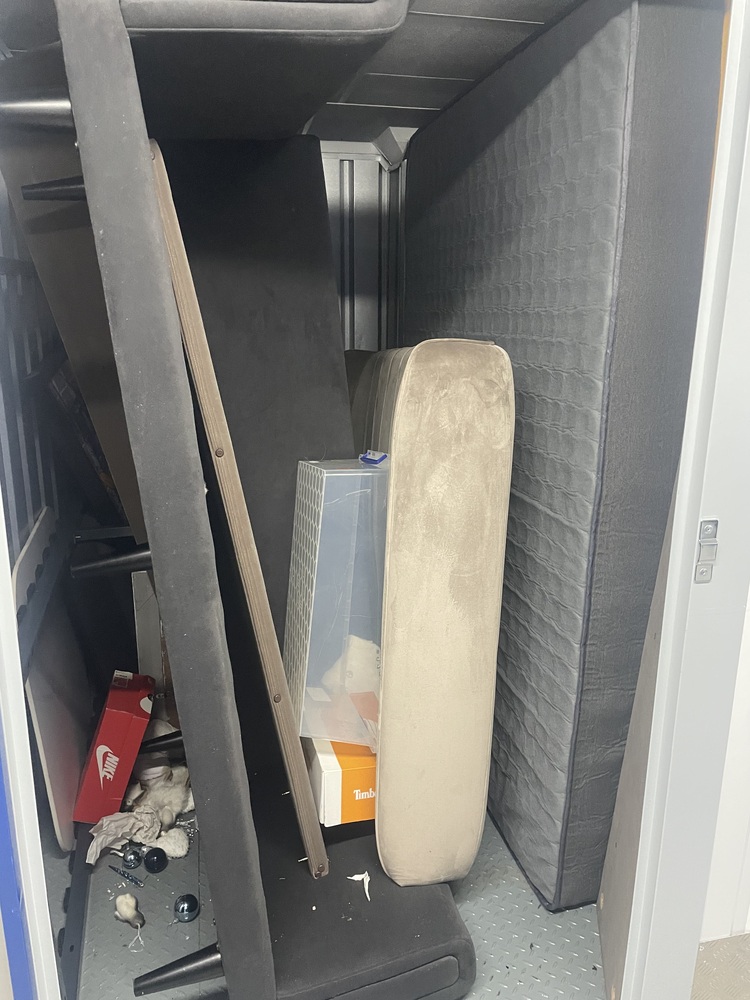 Bow Storage Unit auction IB-1322