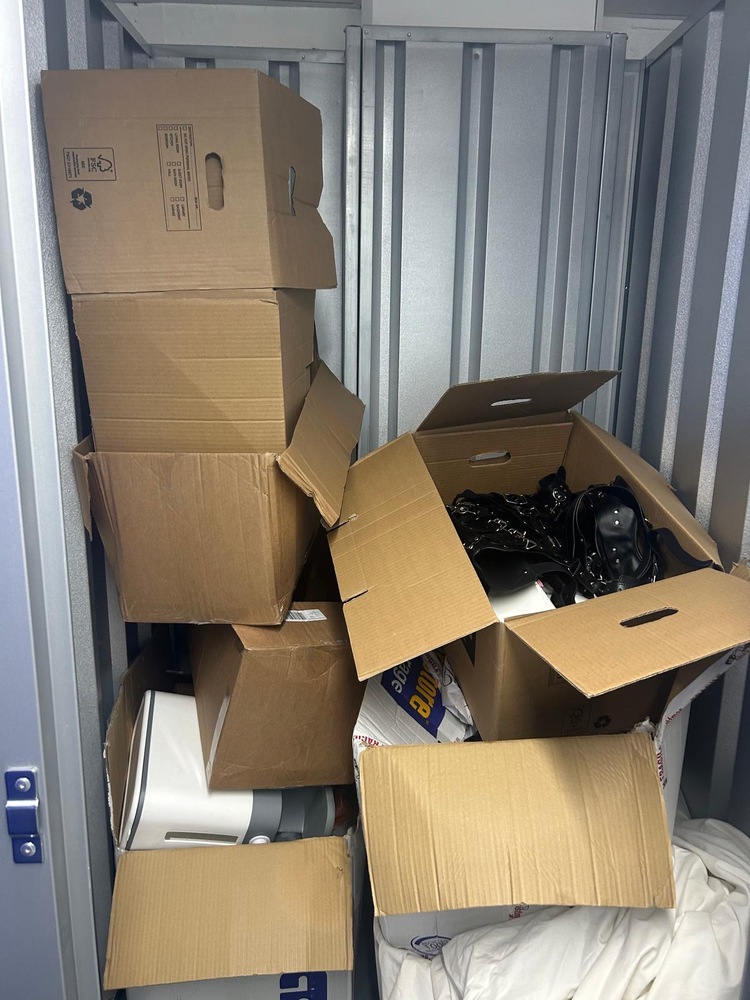 Bow Self storage unit auction IB-2198