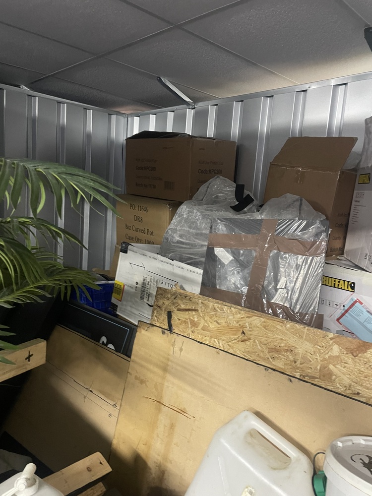 Bow Self storage unit auction IB-8146