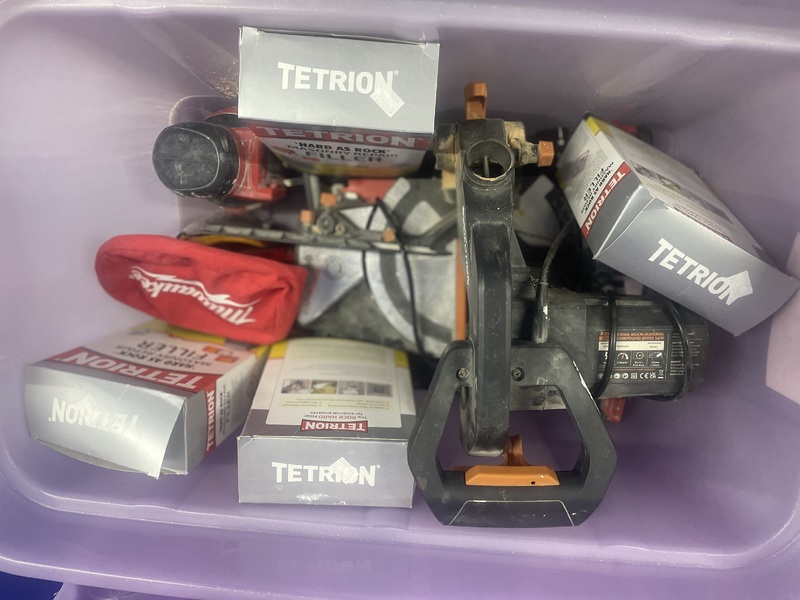 Lea Bridge storage facility unit auction IB-1859 16