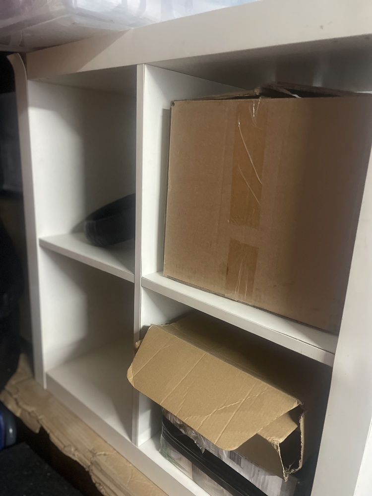 Lea Bridge storage facility unit auction IB-6628