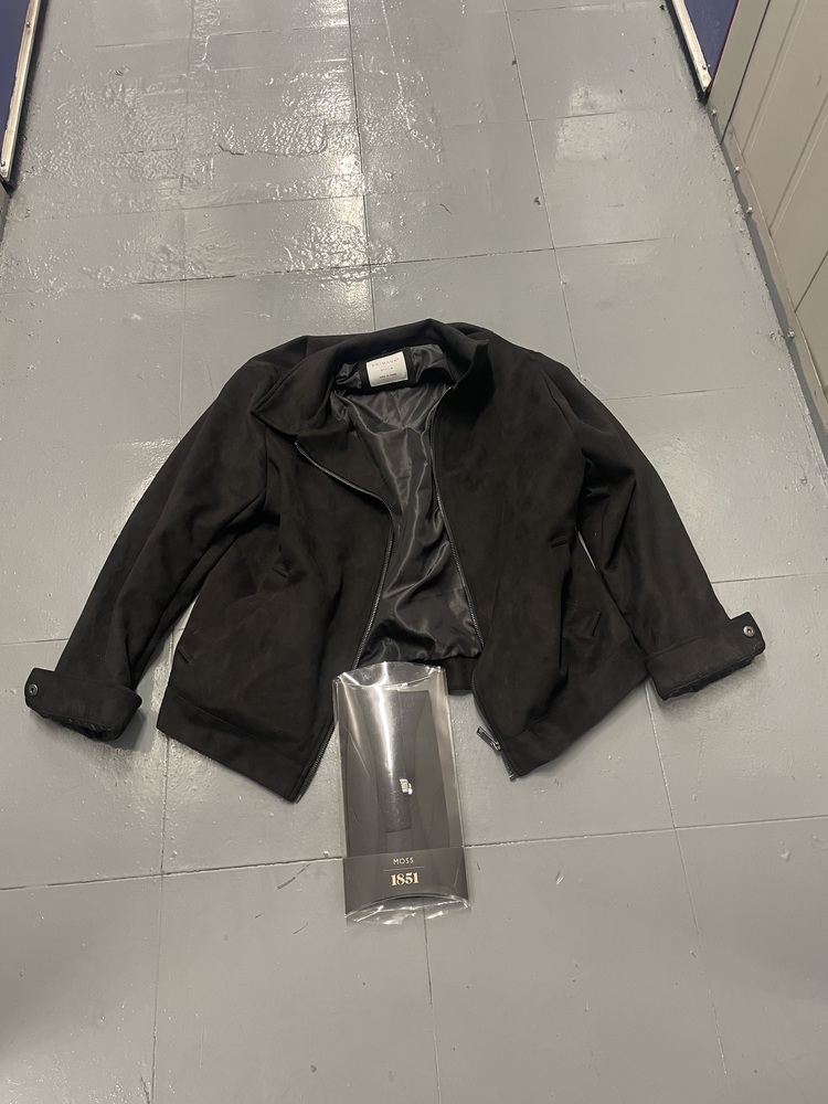 New Cross Storage auction IB-3845 10