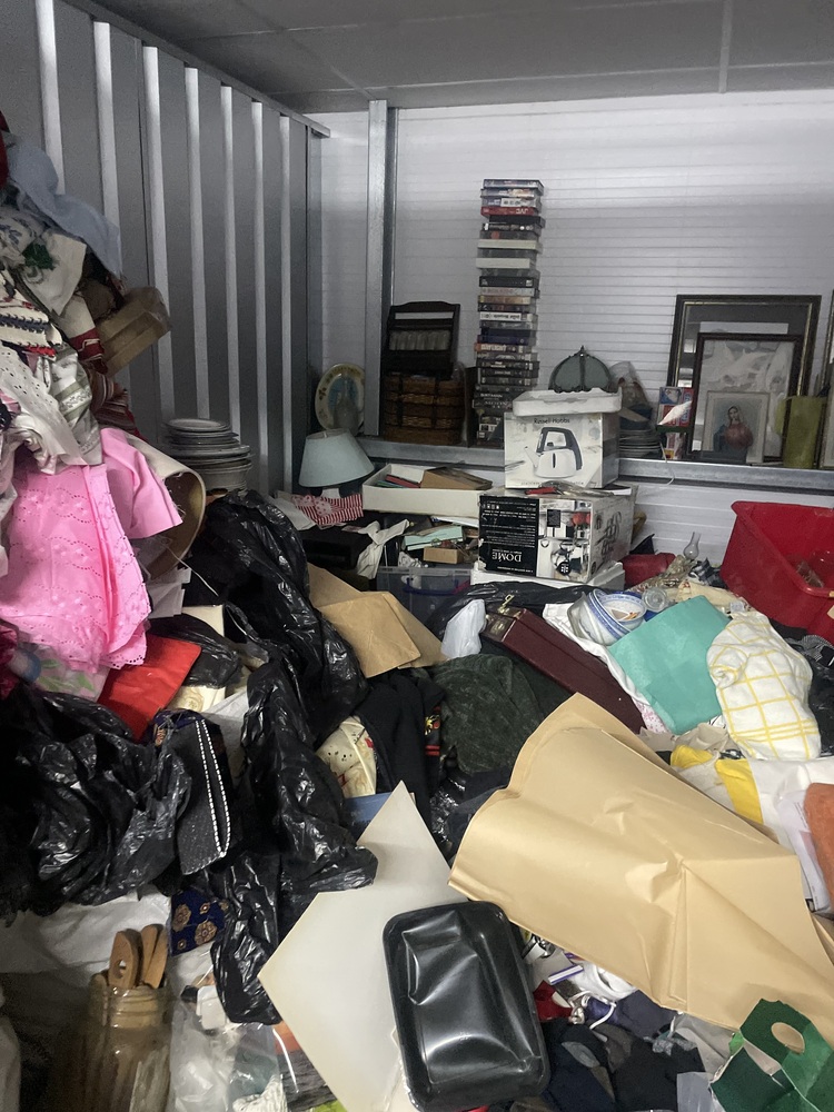 Staines Storage auction IB-8633 10