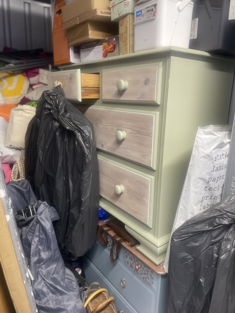 Staines Storage auction IB-1550 10