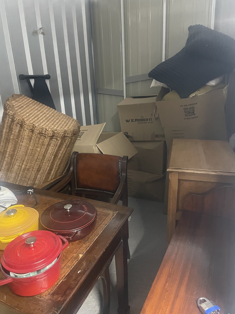 Paddington Self storage unit auction IB-1984