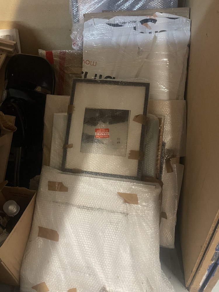 Wimbledon Storage Unit auction IB-9001