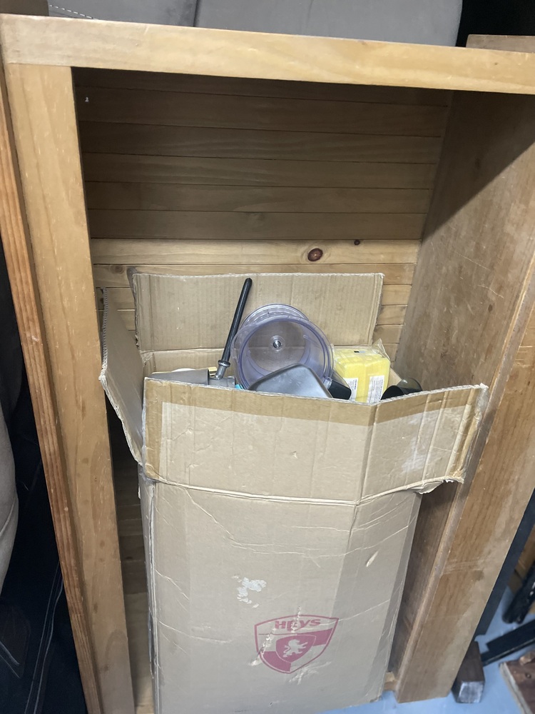 Mitcham Self storage unit auction IB-8628