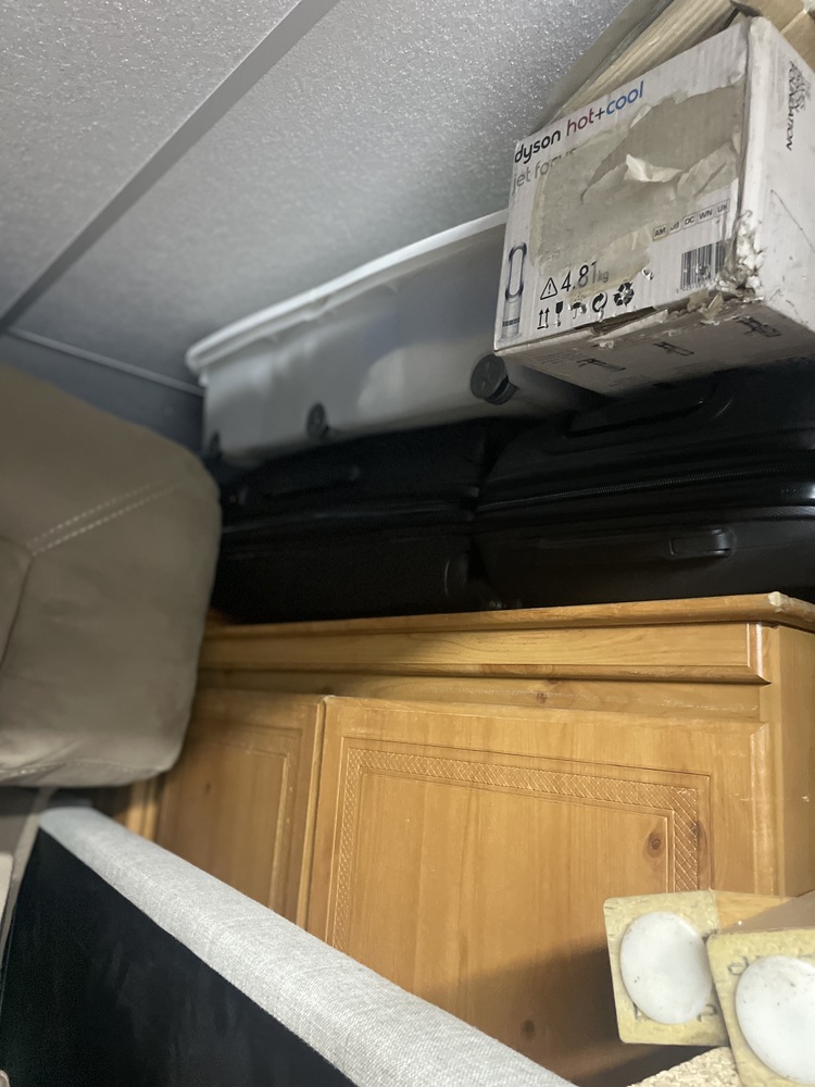 Mitcham Storage auction IB-8628 10