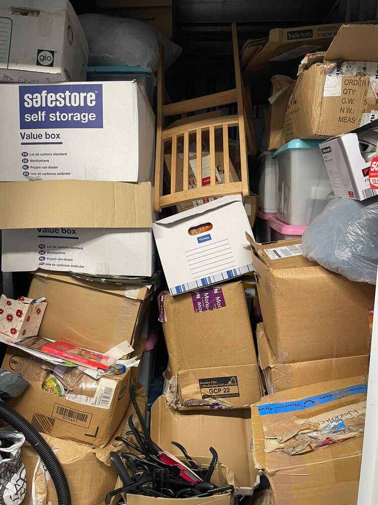 Crawley Self storage unit auction IB-9164