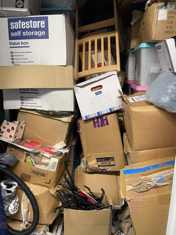 Crawley Self storage auction IB-9164