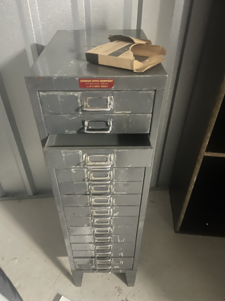 Paddington storage facility unit auction IB-9425