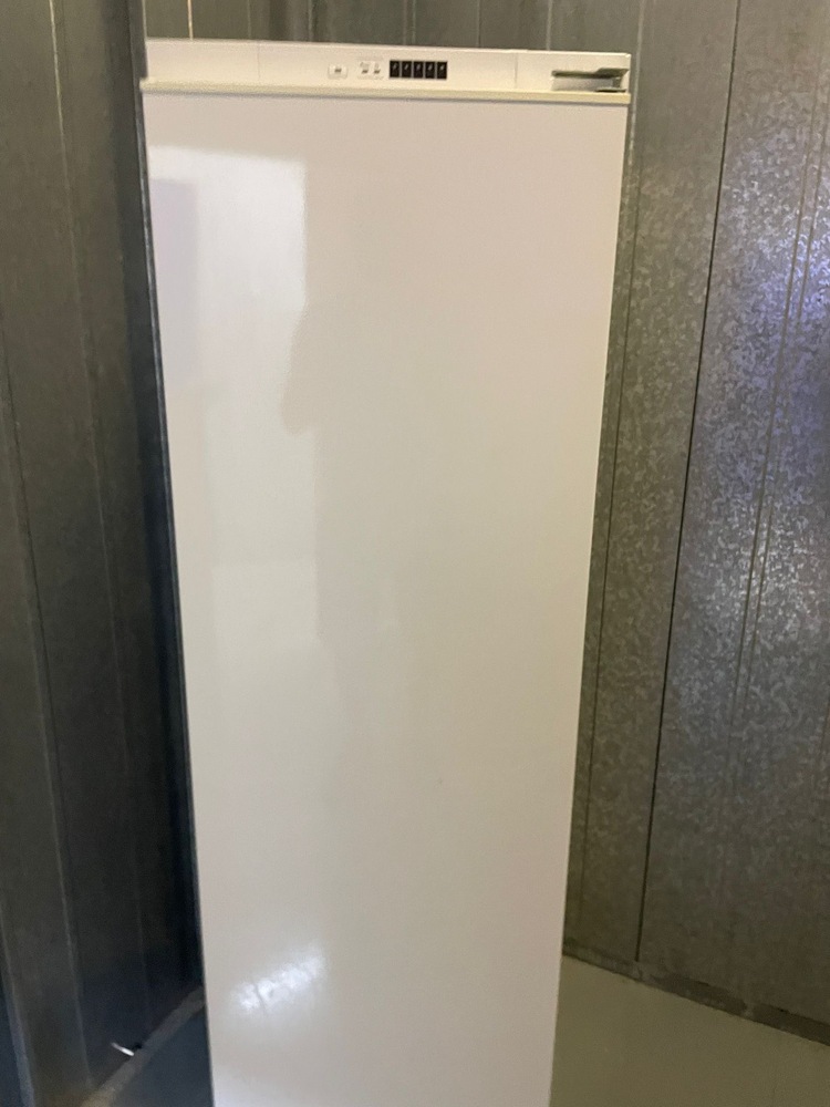 Orpington Storage Unit auction IB-5350