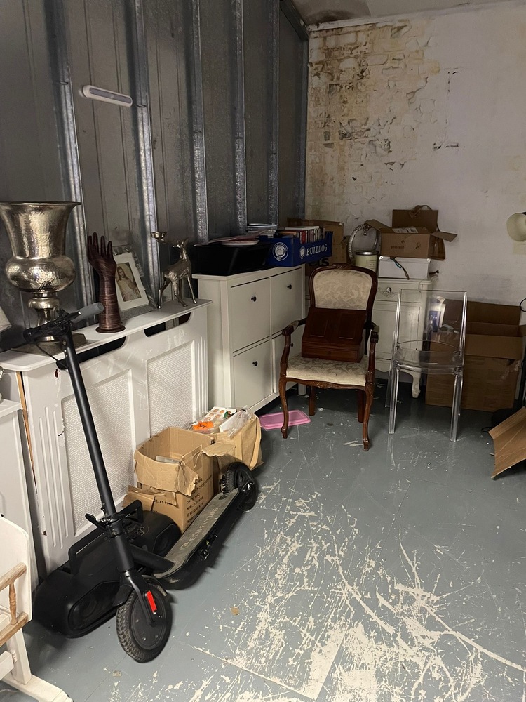 Orpington storage facility unit auction IB-5351