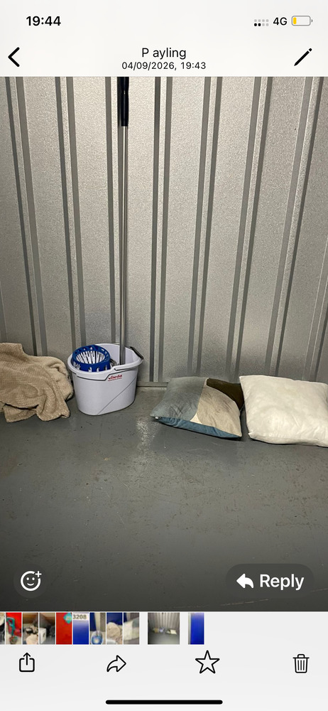 Orpington Storage Unit auction IB-6911