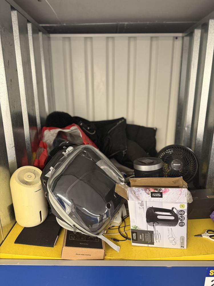 Edgware Self storage auction IB-5962