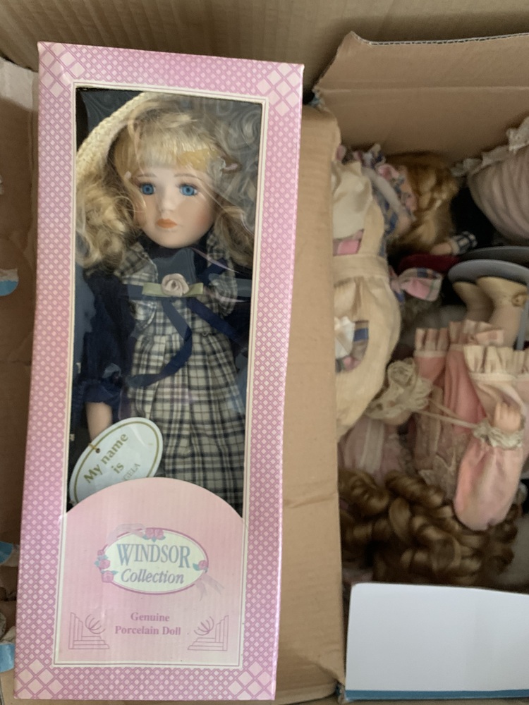 Eastleigh Storage Unit auction IB-6866 42