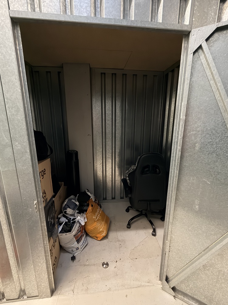 StorageMart Brighton (Hyde Business Park) Storage auction IB-6676