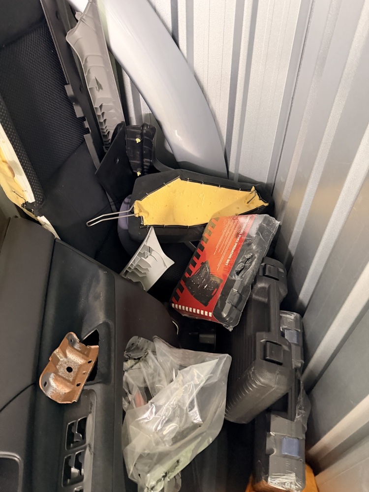 StorageMart Brighton (Crowhurst Rd) Storage auction IB-2980 10