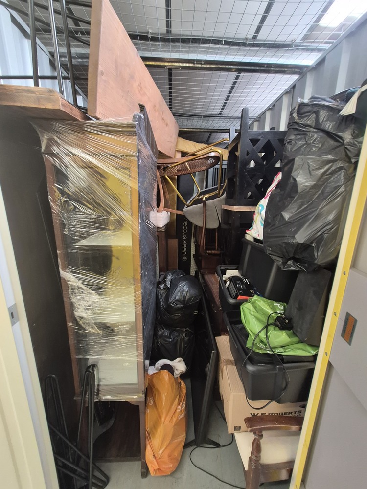 StorageMart Worthing Self storage unit auction IB-2589