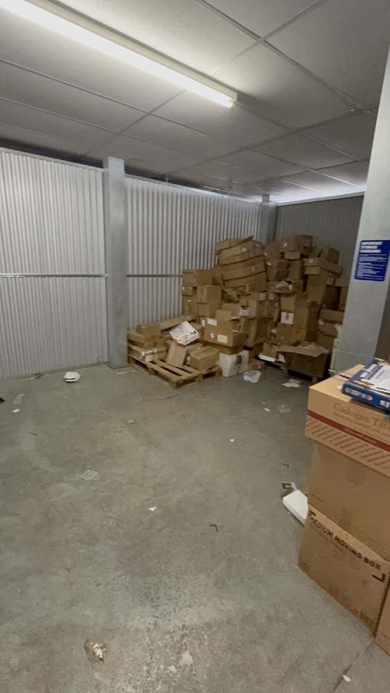 Southampton Storage Unit auction IB-5318