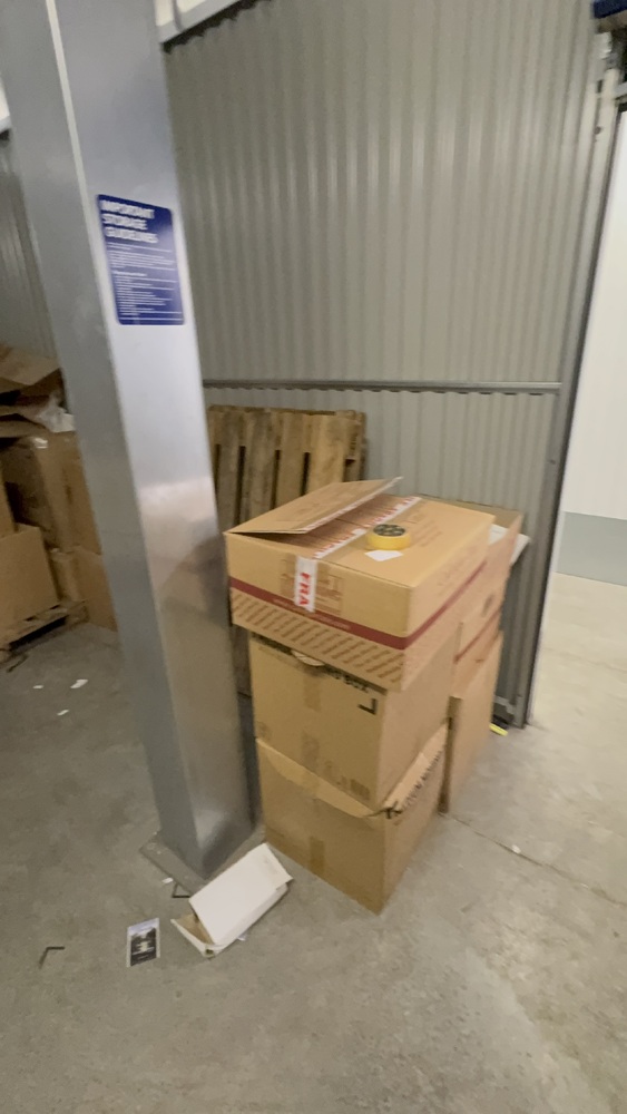 Southampton Storage Unit auction IB-5318 42