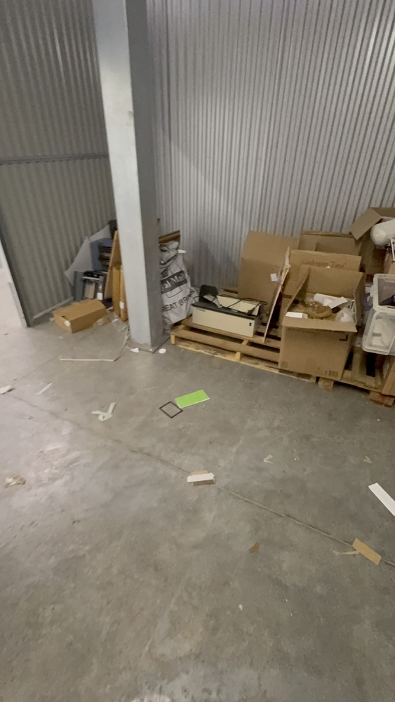 Southampton Self storage unit auction IB-5318 43