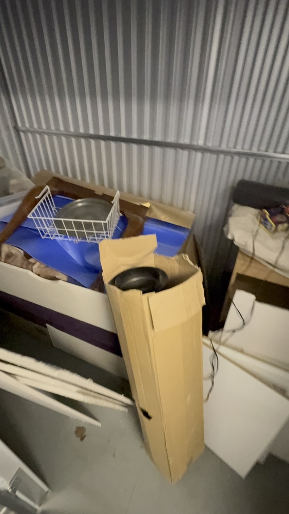 Southampton Self storage unit auction IB-3863