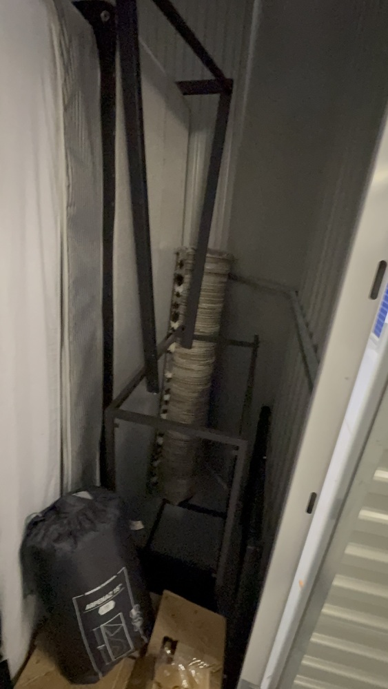 Southampton Storage Unit auction IB-7841