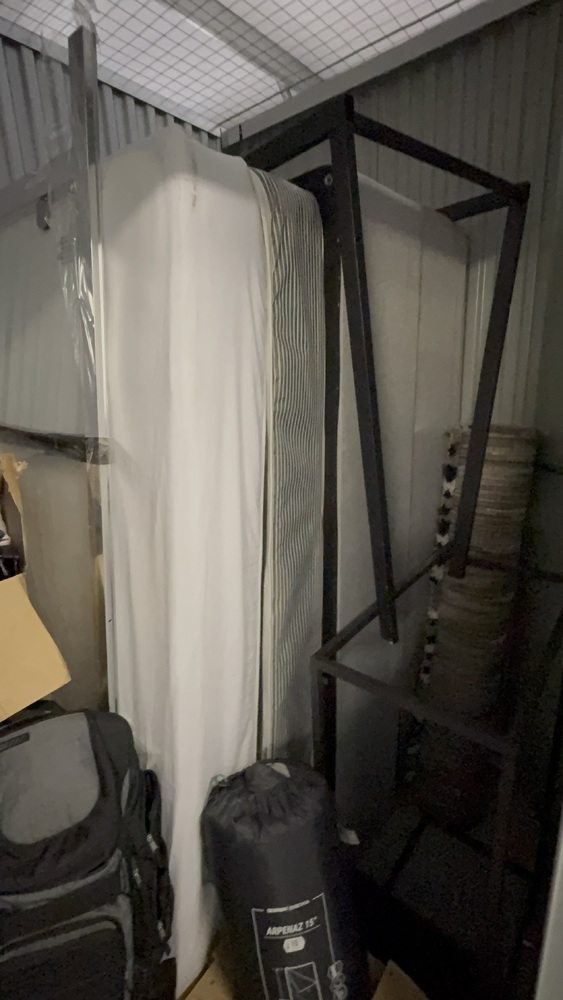Southampton storage facility unit auction IB-7841