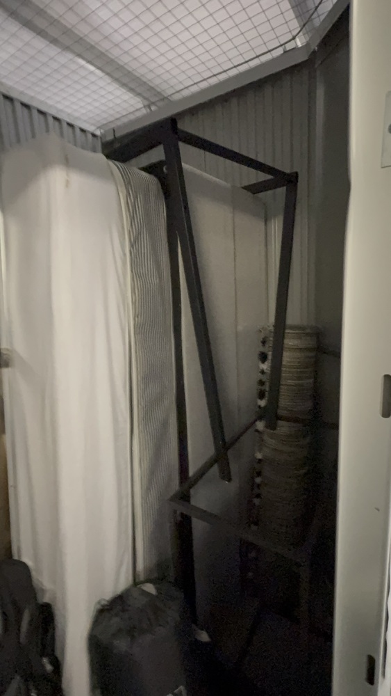Southampton Storage Unit auction IB-7841 12