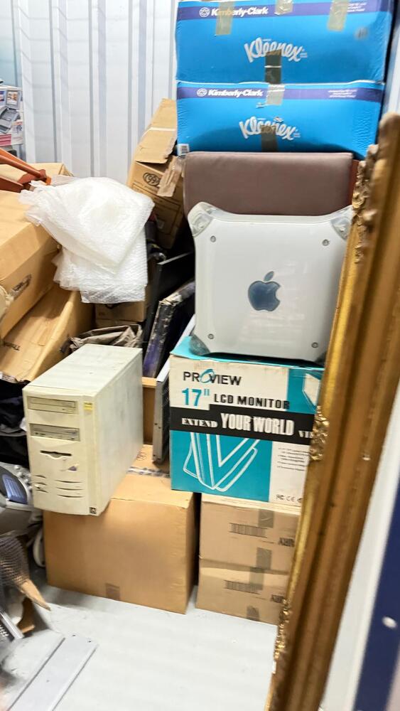 Store that Main Facility storage facility unit auction IB-9717