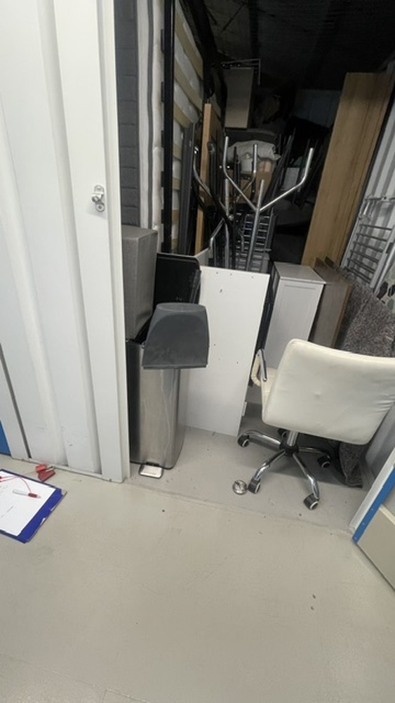 StorageMart Norwich Self storage auction IB-2440