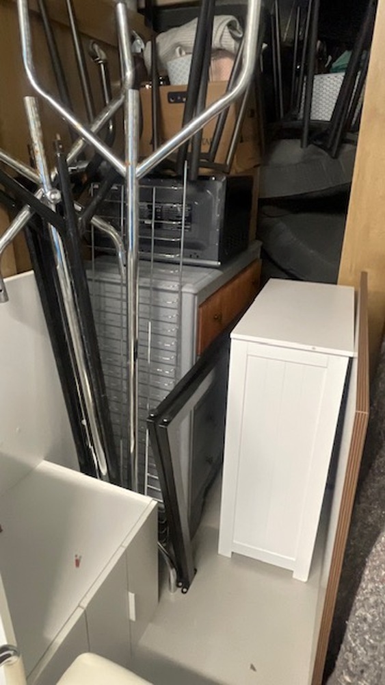 StorageMart Norwich Storage Unit auction IB-2440