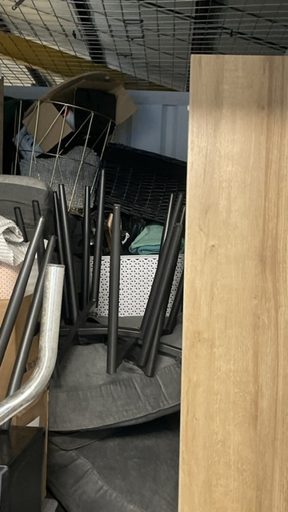 StorageMart Norwich Self storage unit auction IB-2440 13
