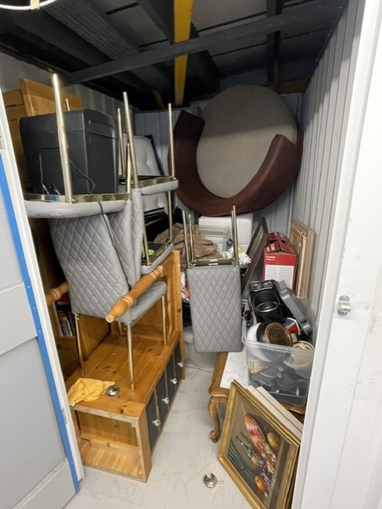 StorageMart Maidstone Storage auction IB-1736