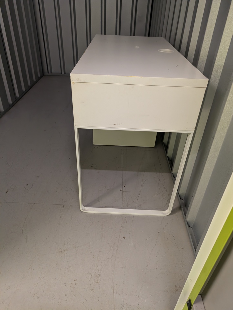 StorageMart Newhaven Self storage unit auction IB-5084