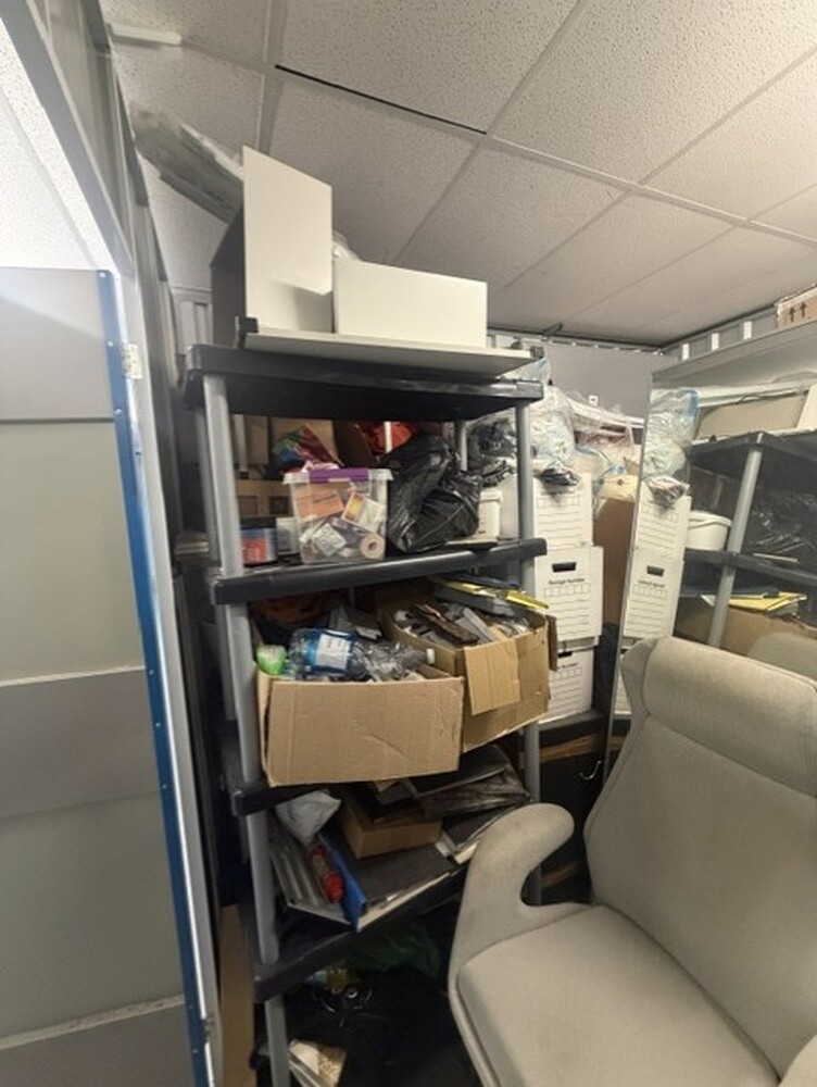 StorageMart Dunstable  Storage Unit auction IB-3359