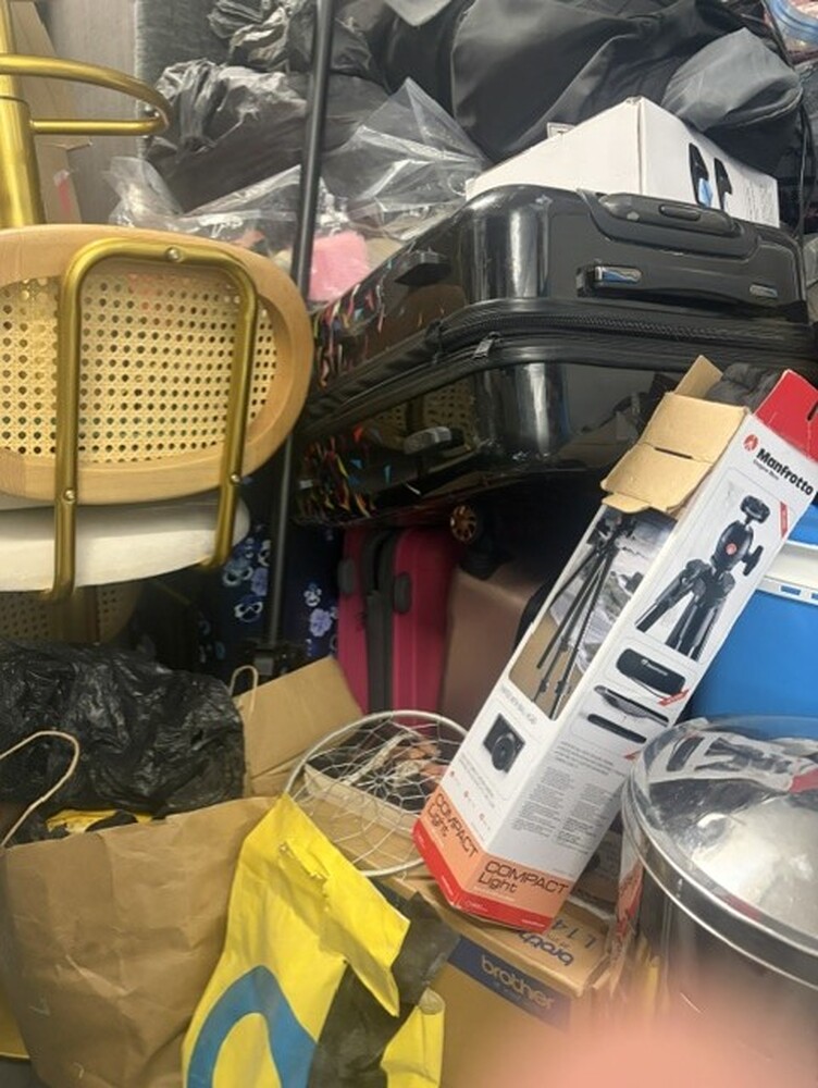 StorageMart Dunstable  Storage auction IB-3359
