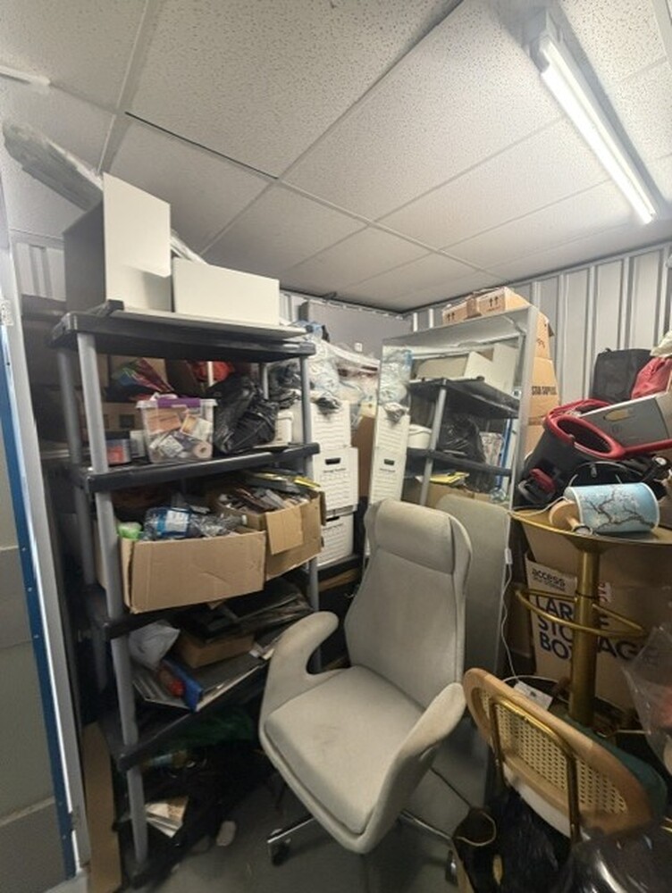 StorageMart Dunstable  Storage auction IB-3359 10