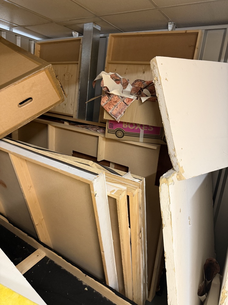 Kings Cross Storage Unit auction IB-8366 12
