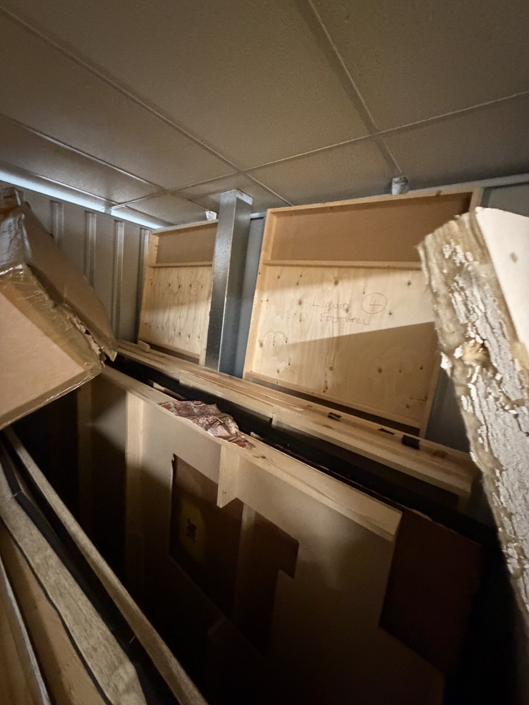 Kings Cross storage facility unit auction IB-8366 16