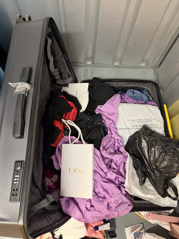 Kings Cross storage facility unit auction IB-6766