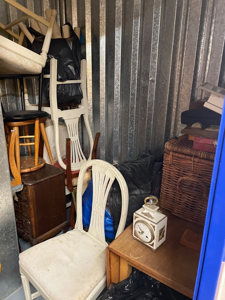 Charlton Self storage unit auction IB-1197