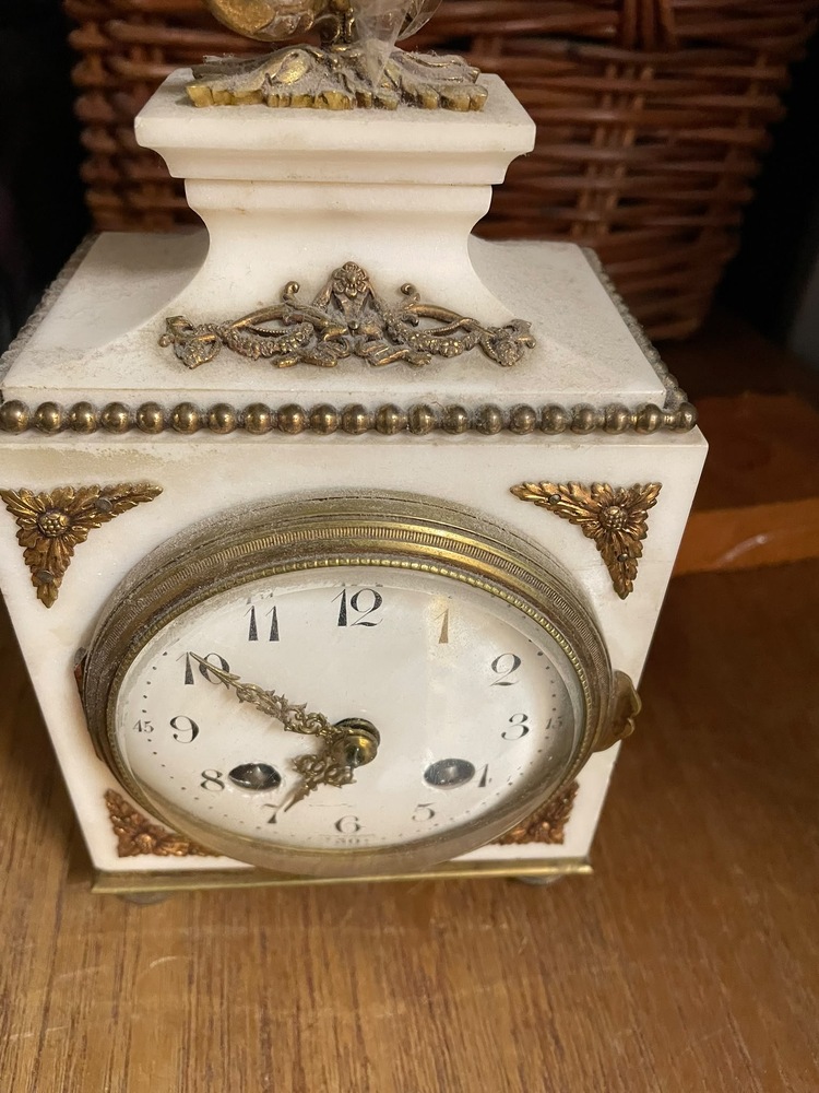 Charlton Storage Unit auction IB-1197