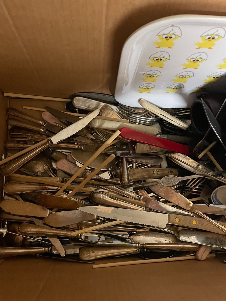 Charlton Storage Unit auction IB-1197 12