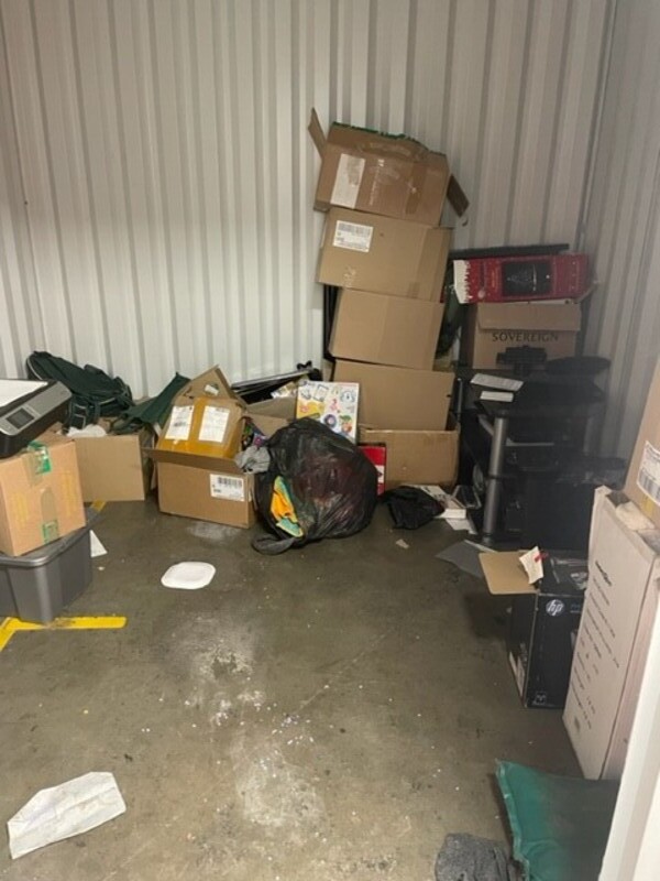 iBidOnStorage.co.uk The Storage Team Auction 16657501848556