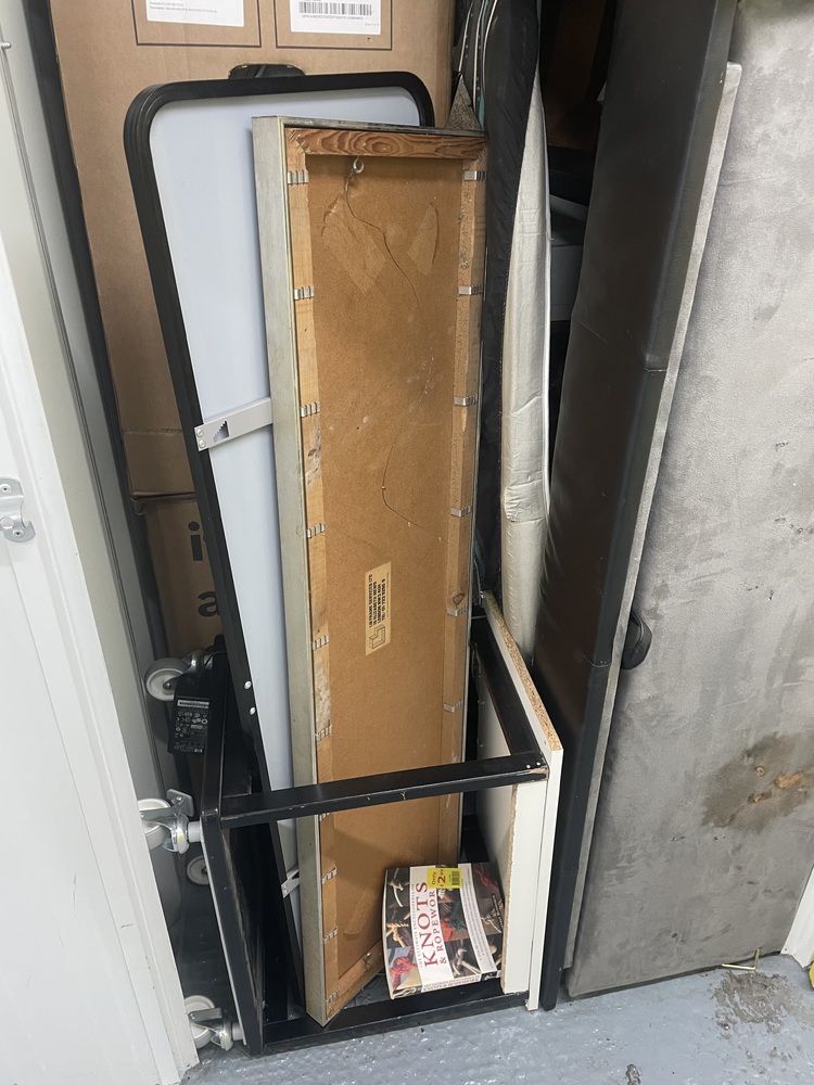 Camden Town storage facility unit auction IB-3585